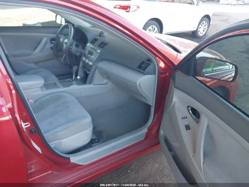 2011 TOYOTA CAMRY LE