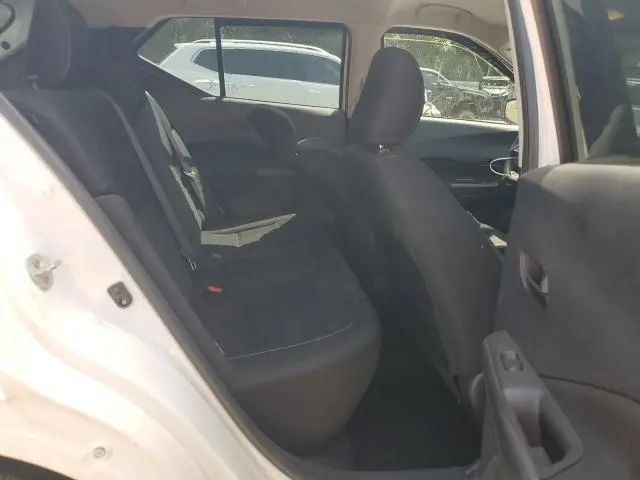 2022 NISSAN KICKS S  