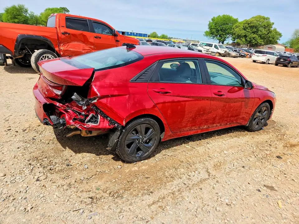 2022 HYUNDAI ELANTRA SEL  