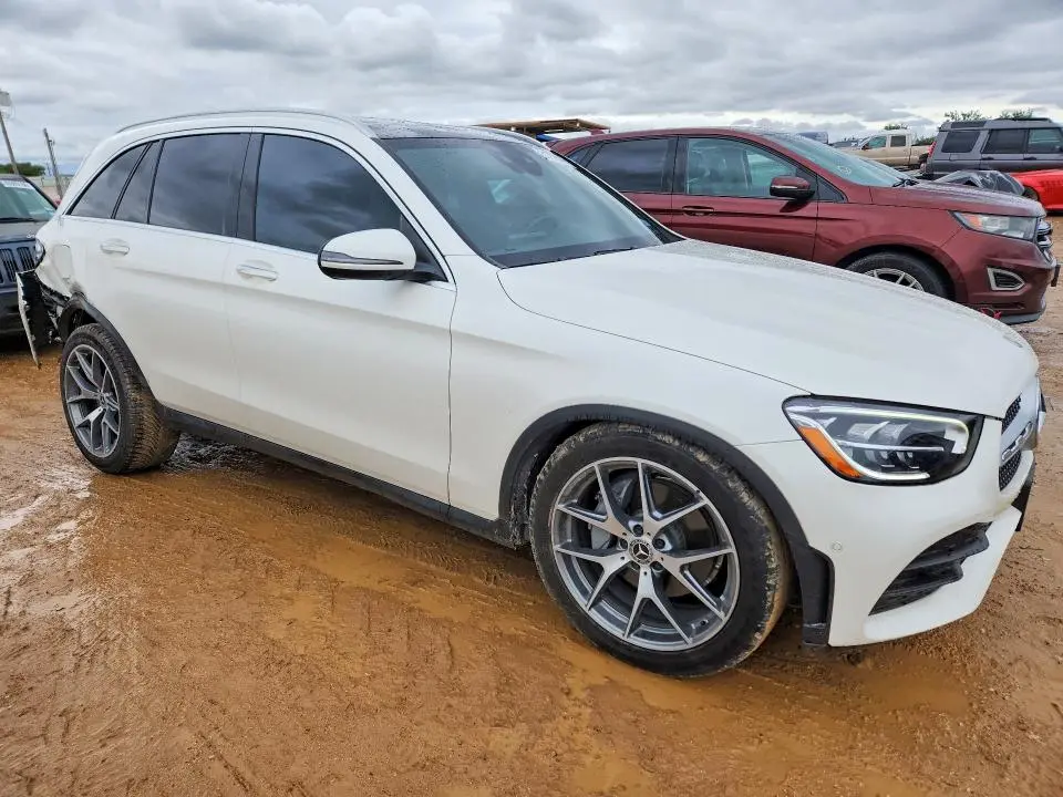 2021 MERCEDES-BENZ GLC 300  