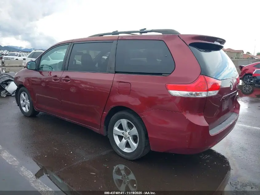 2012 TOYOTA SIENNA LE V6 8 PASSENGER