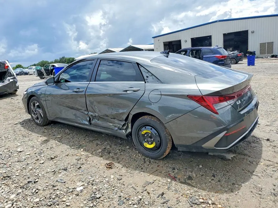 2025 HYUNDAI ELANTRA SEL  