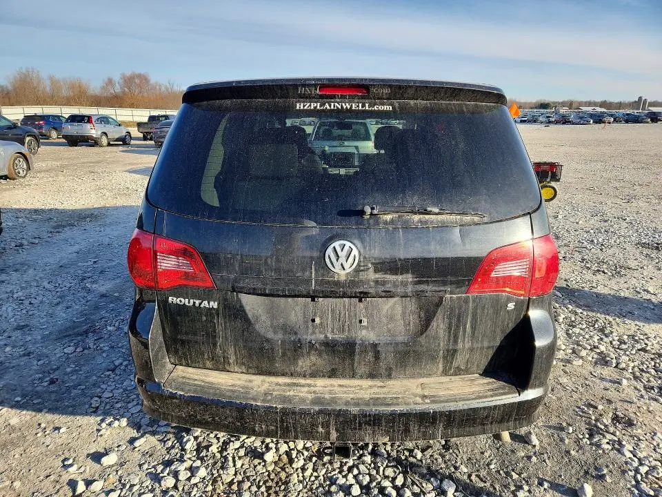 2013 VOLKSWAGEN ROUTAN S  