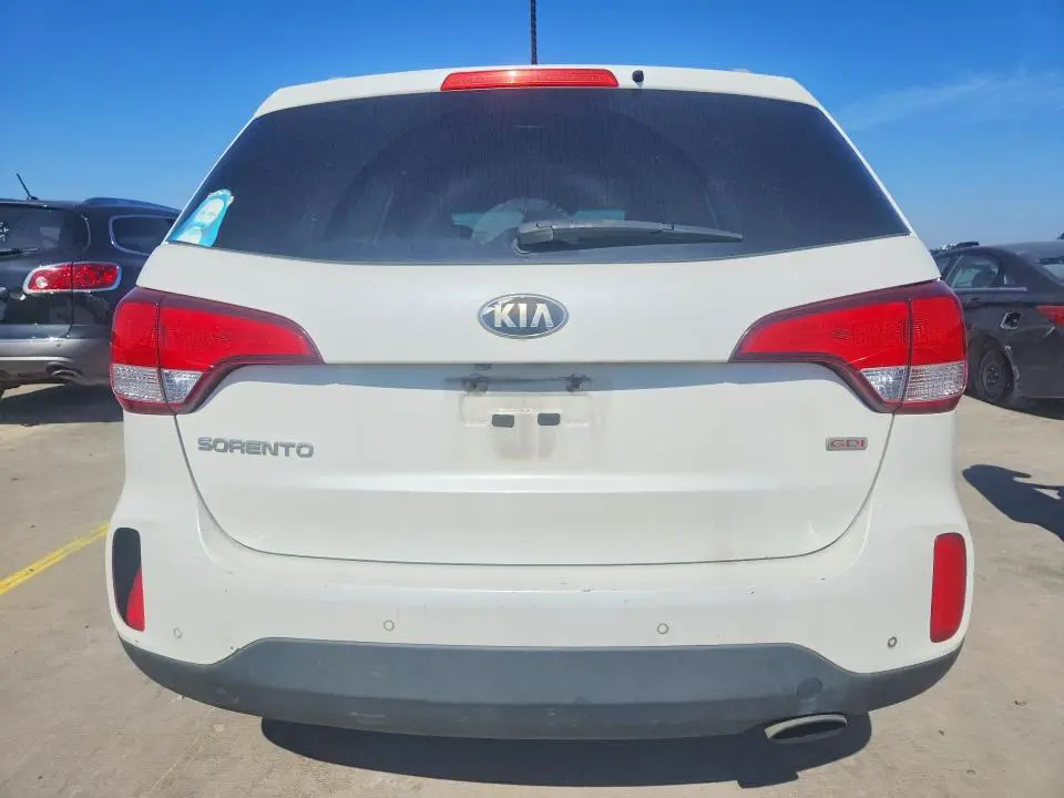 2014 KIA SORENTO LX  