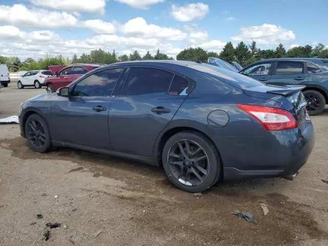 2010 NISSAN MAXIMA S  