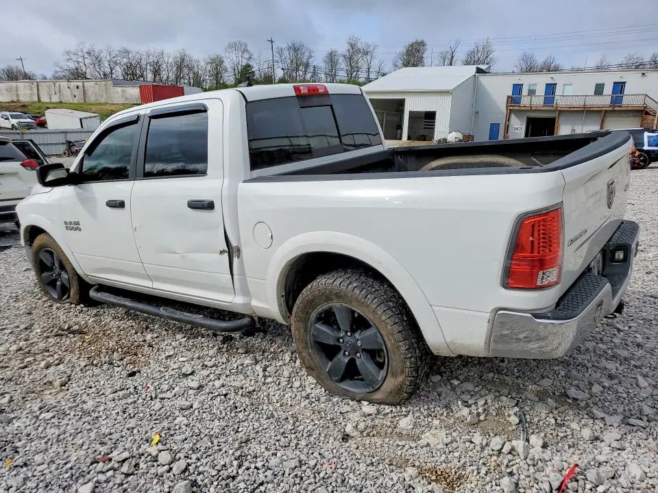 2016 RAM 1500 SLT  