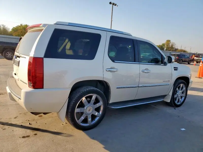 2011 CADILLAC ESCALADE LUXURY  
