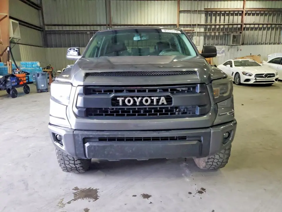2015 TOYOTA TUNDRA CREWMAX SR5  