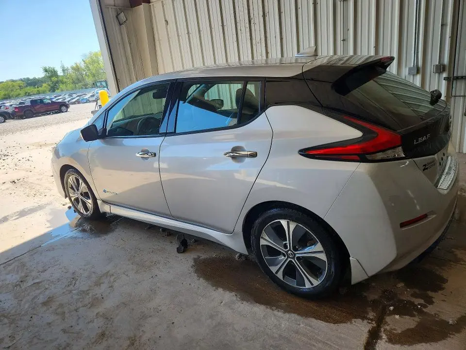 2018 NISSAN LEAF SL  