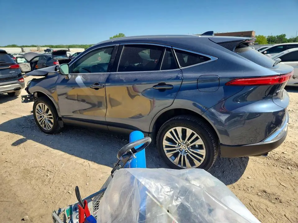 2022 TOYOTA VENZA XLE  