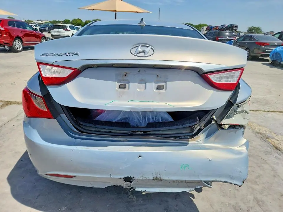 2013 HYUNDAI SONATA GLS  