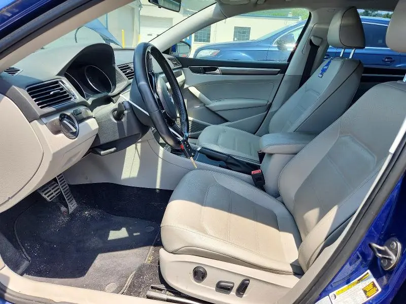 2017 VOLKSWAGEN PASSAT R-LINE  
