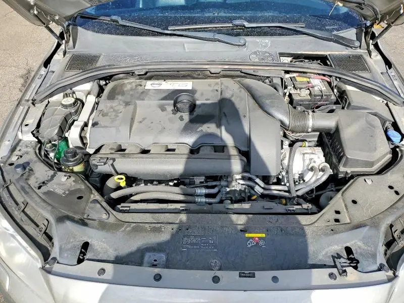2011 VOLVO XC70 T6  