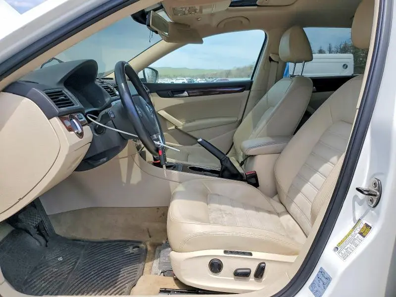 2013 VOLKSWAGEN PASSAT SEL  