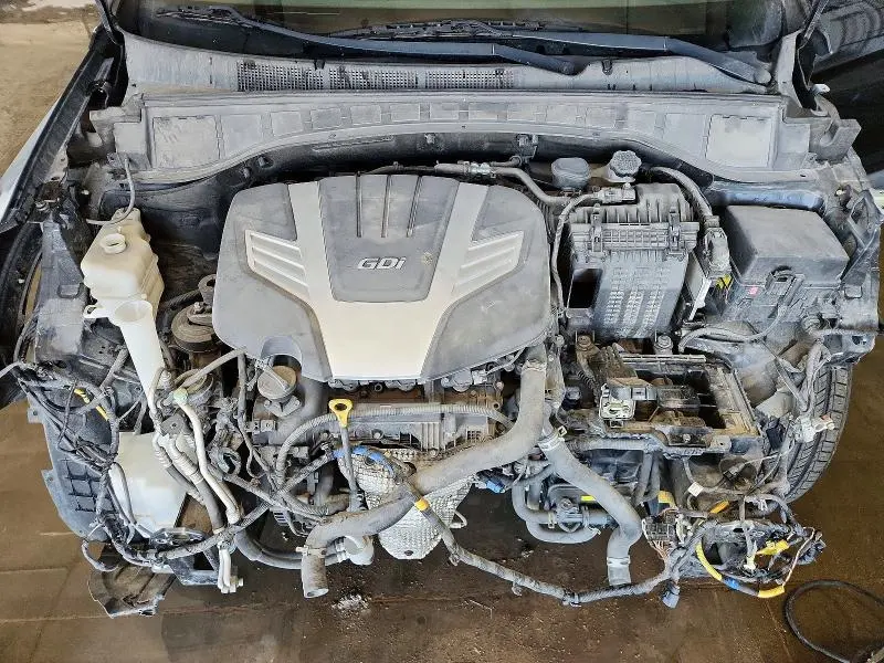 2018 HYUNDAI SANTA FE SE  
