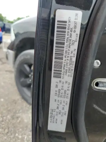 2016 RAM 1500 SLT  