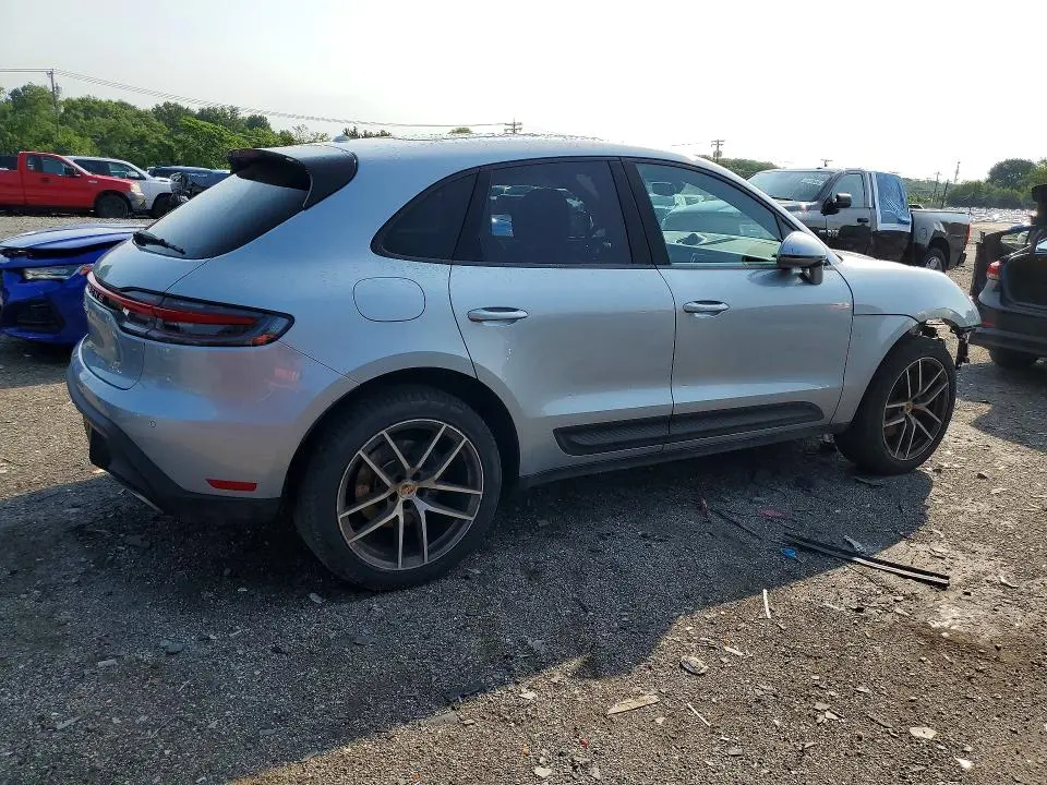 2023 PORSCHE MACAN BASE  