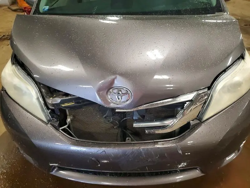 2011 TOYOTA SIENNA XLE 7-PASSENGER  