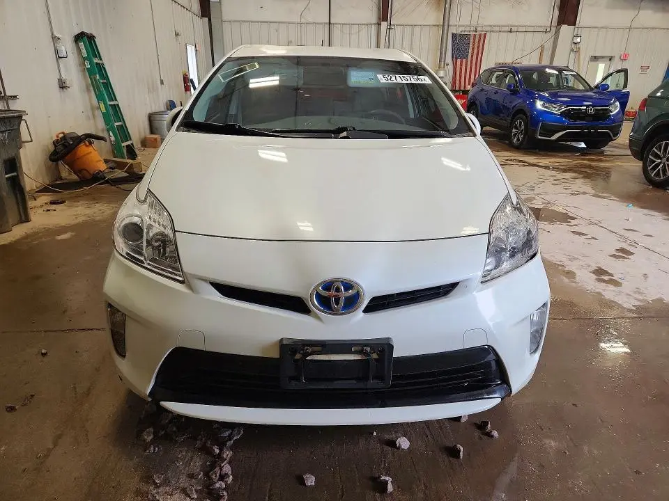 2015 TOYOTA PRIUS THREE  