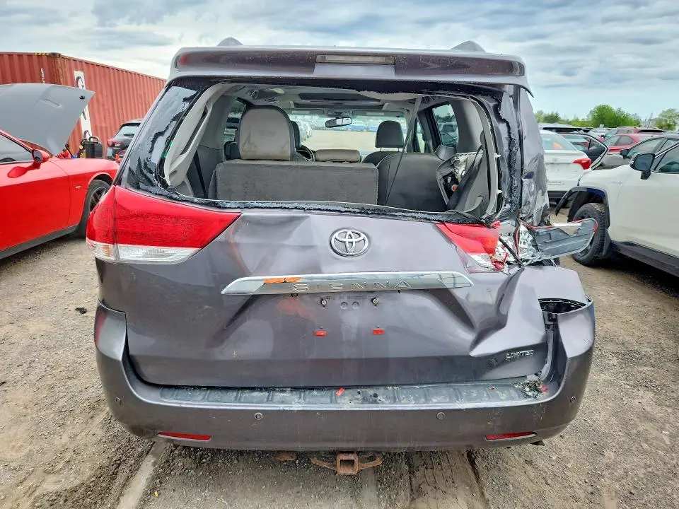 2011 TOYOTA SIENNA XLE 8-PASSENGER  