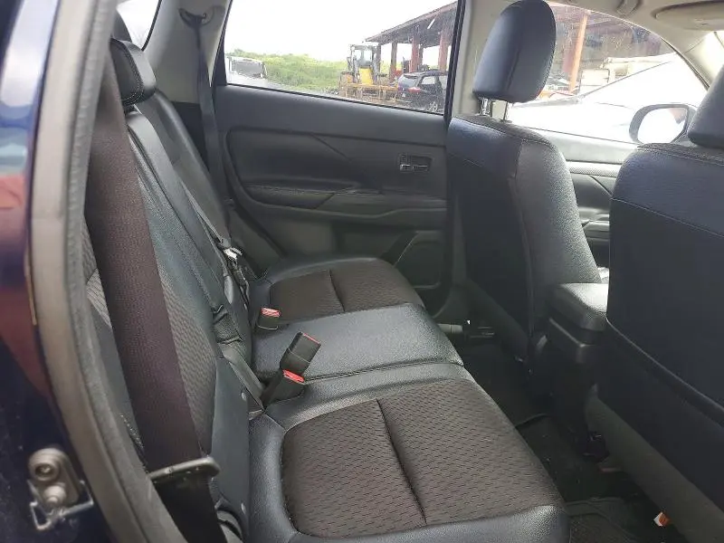 2015 MITSUBISHI OUTLANDER SE  