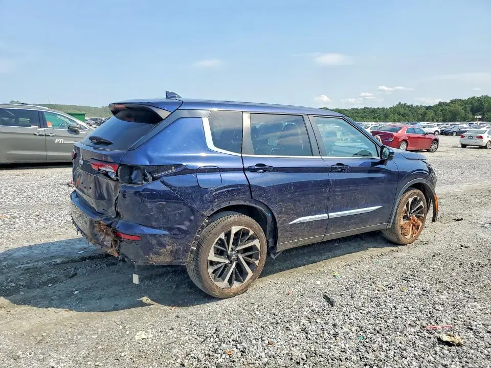 2022 MITSUBISHI OUTLANDER SE  