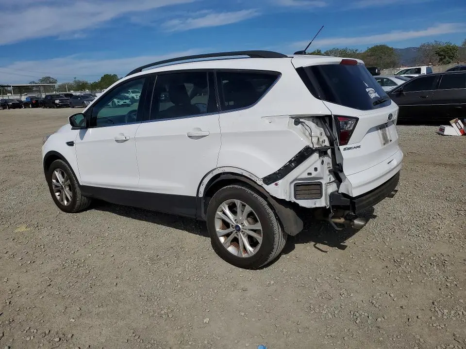 2018 FORD ESCAPE SE  