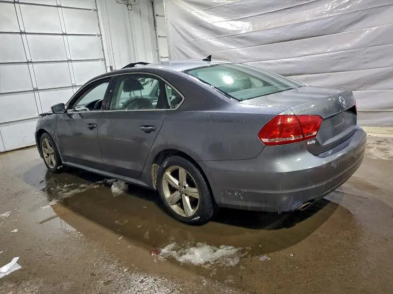 2013 VOLKSWAGEN PASSAT SE  
