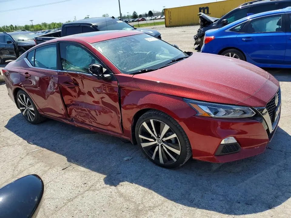 2022 NISSAN ALTIMA SR  
