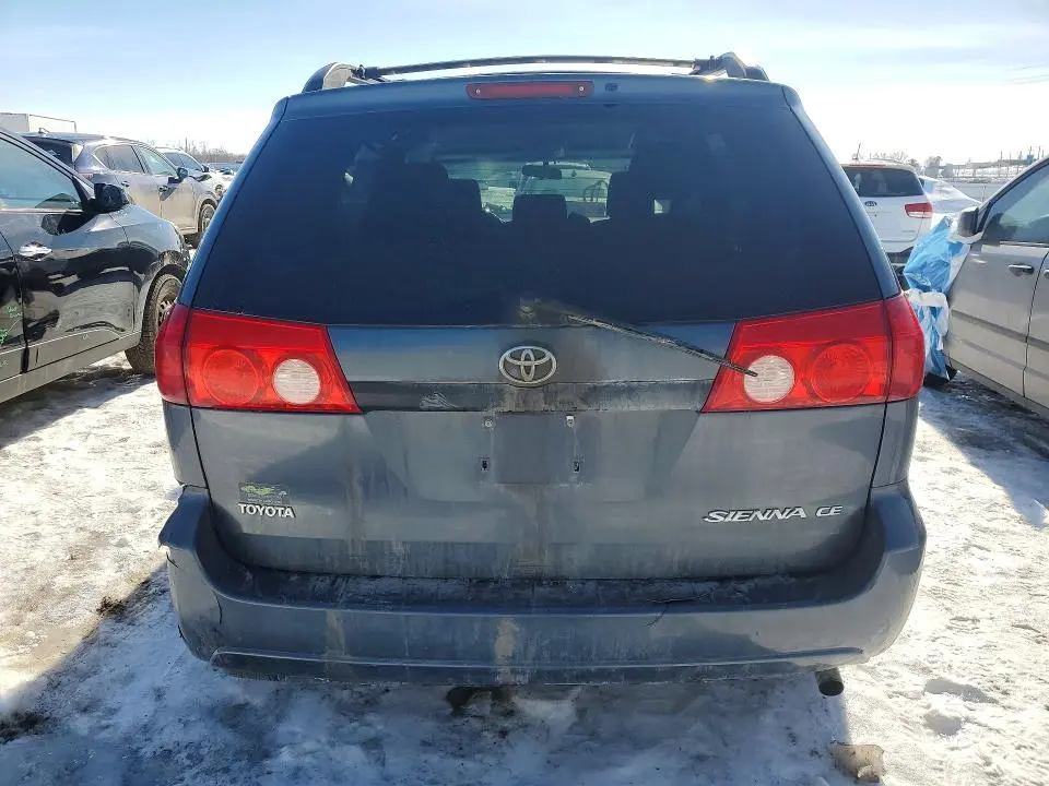 2010 TOYOTA SIENNA CE  