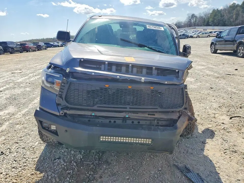 2018 TOYOTA TUNDRA SR5  