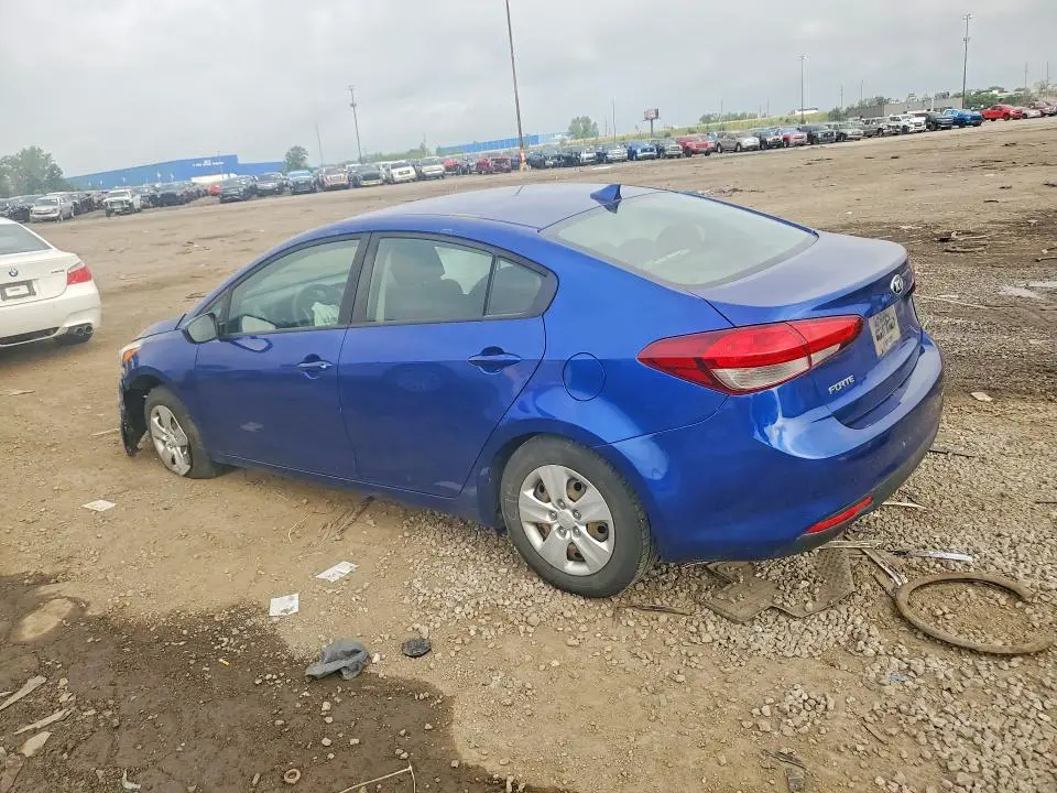2017 KIA FORTE LX  