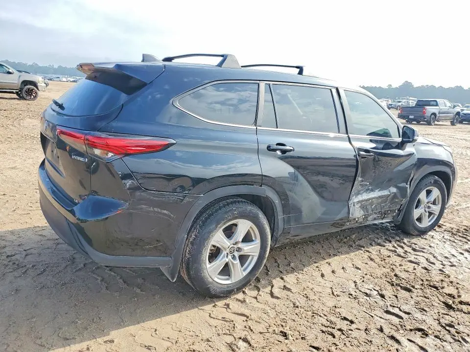 2023 TOYOTA HIGHLANDER HYBRID LE  