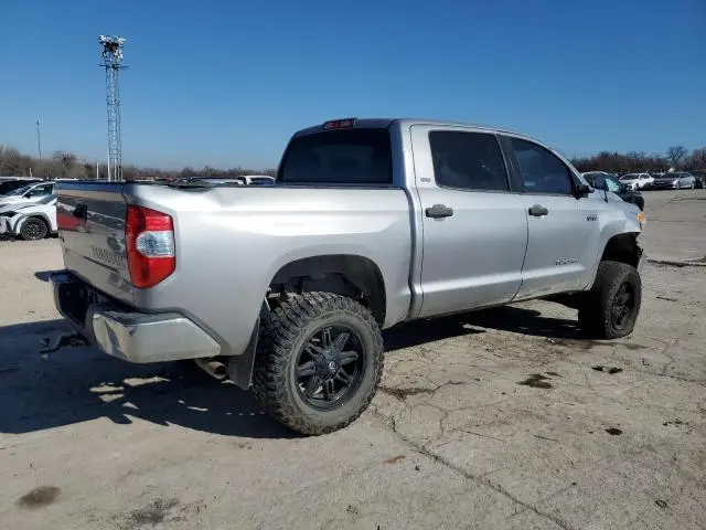 2017 TOYOTA TUNDRA CREWMAX SR5  