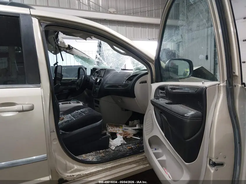 2011 CHRYSLER TOWN & COUNTRY TOURING