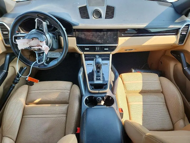 2019 PORSCHE CAYENNE   