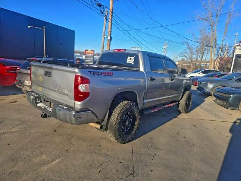 2018 TOYOTA TUNDRA CREWMAX SR5  