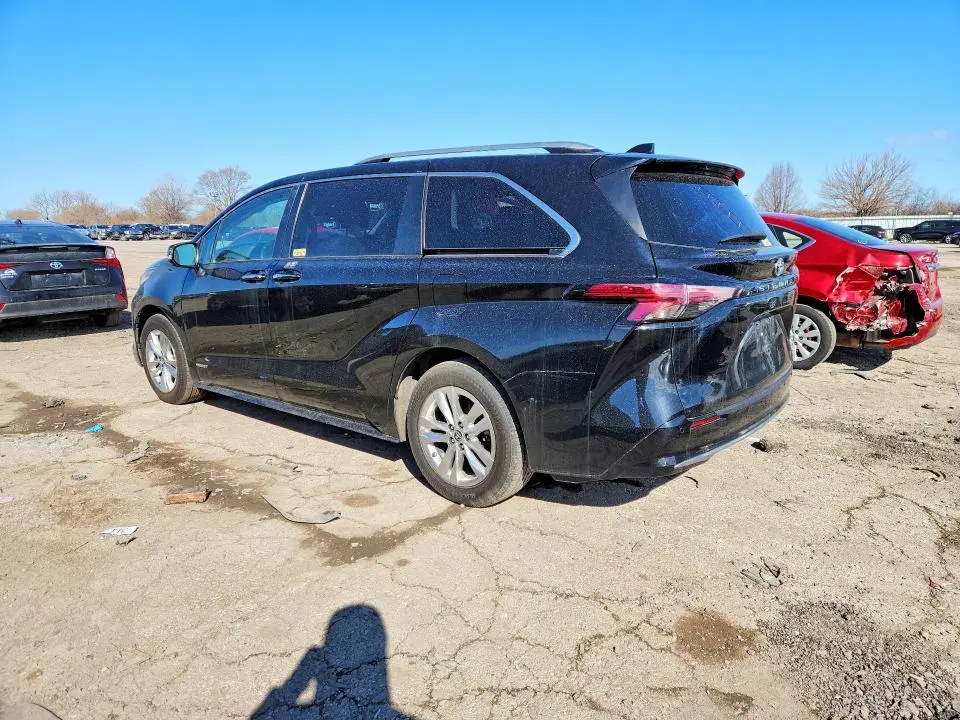 2021 TOYOTA SIENNA LIMITED 7-PASSENGER  