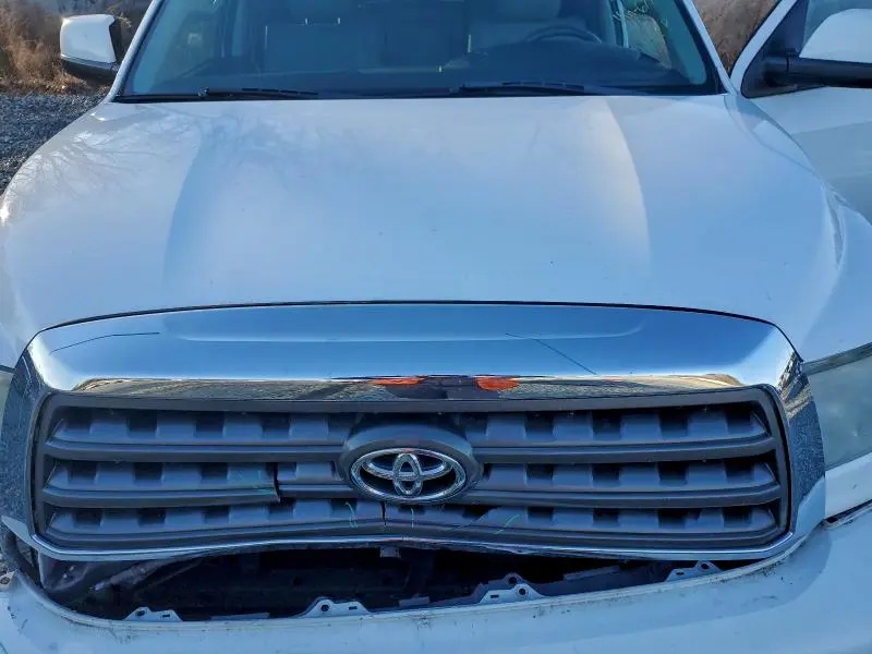 2013 TOYOTA SEQUOIA SR5  