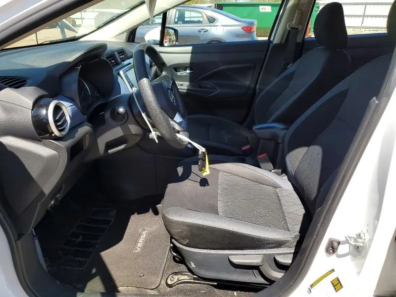 2023 NISSAN VERSA SV  