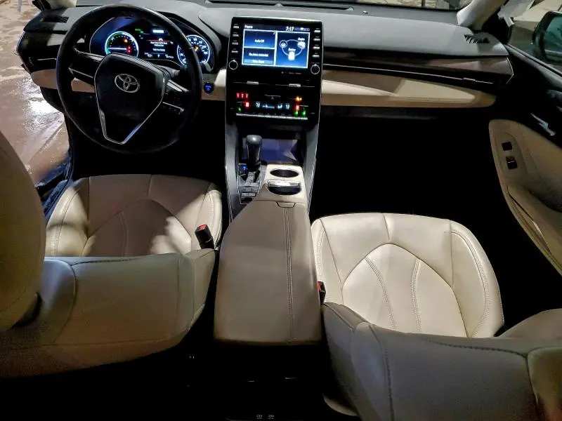 2020 TOYOTA AVALON XLE  