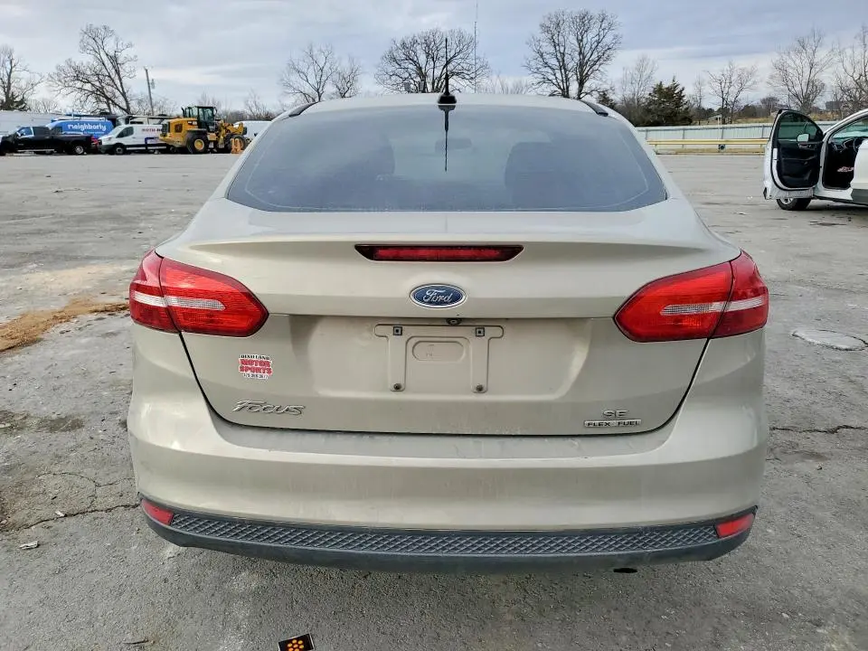 2015 FORD FOCUS SE  