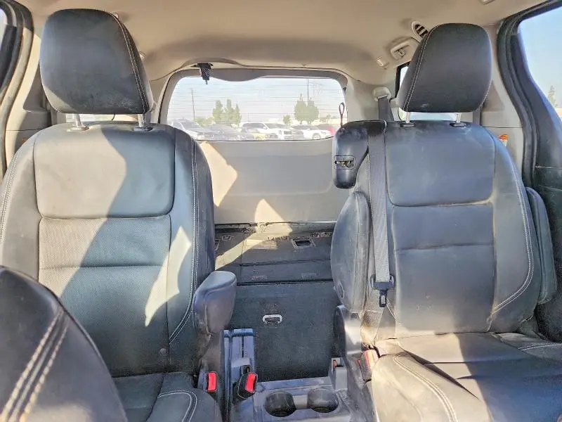 2019 TOYOTA SIENNA SE 8-PASSENGER  
