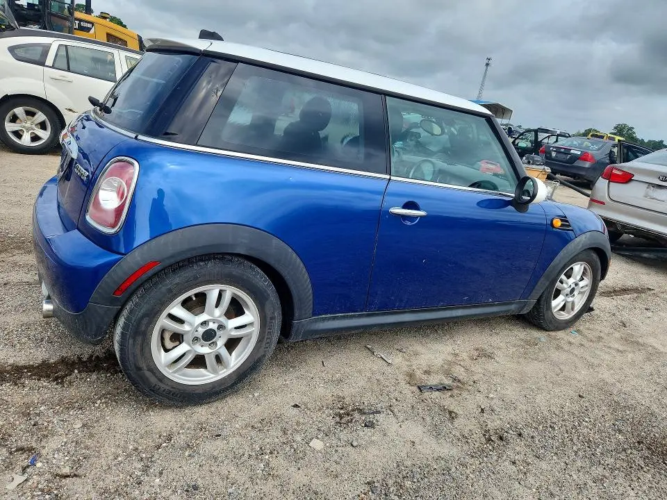 2013 MINI COOPER   