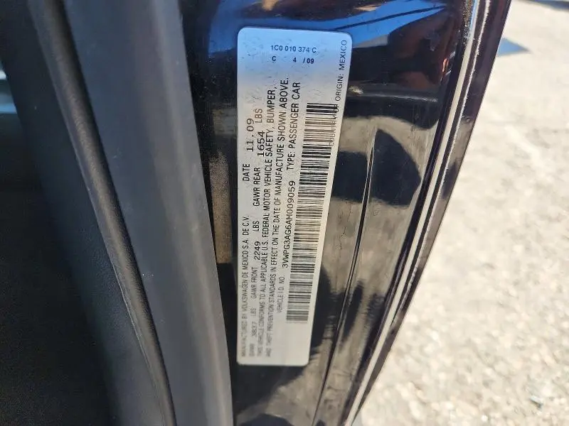 2010 VOLKSWAGEN NEW BEETLE   