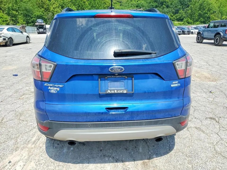 2017 FORD ESCAPE SE  