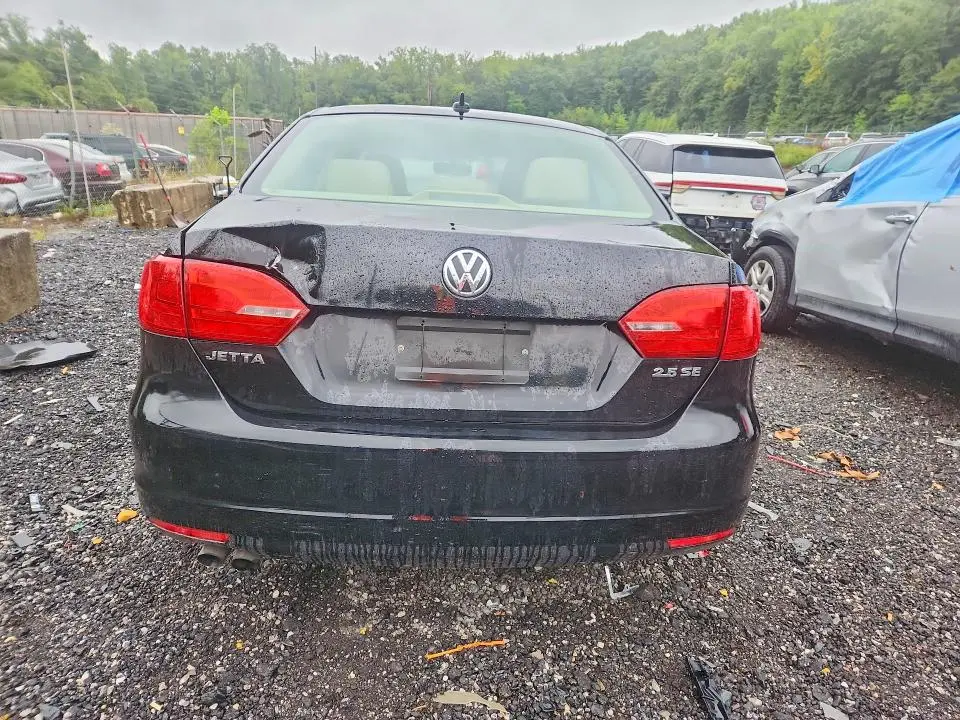 2013 VOLKSWAGEN JETTA SE  