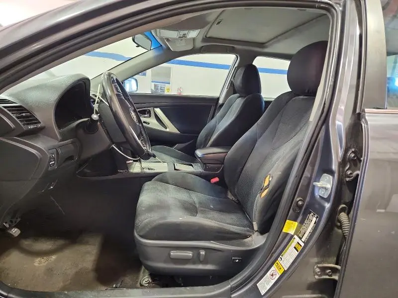 2011 TOYOTA CAMRY SE  