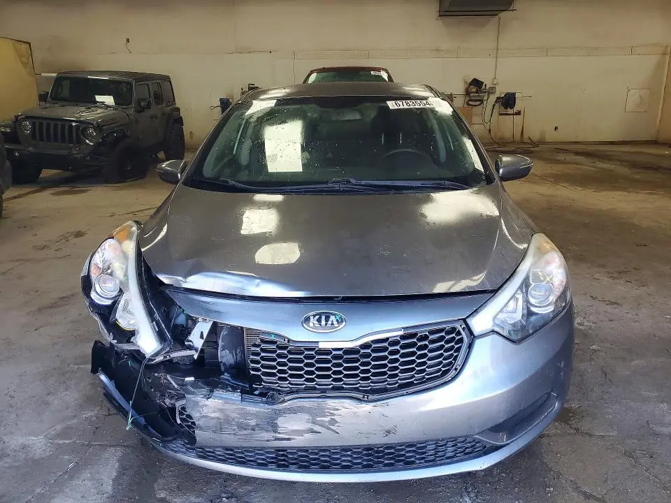 2016 KIA FORTE LX  