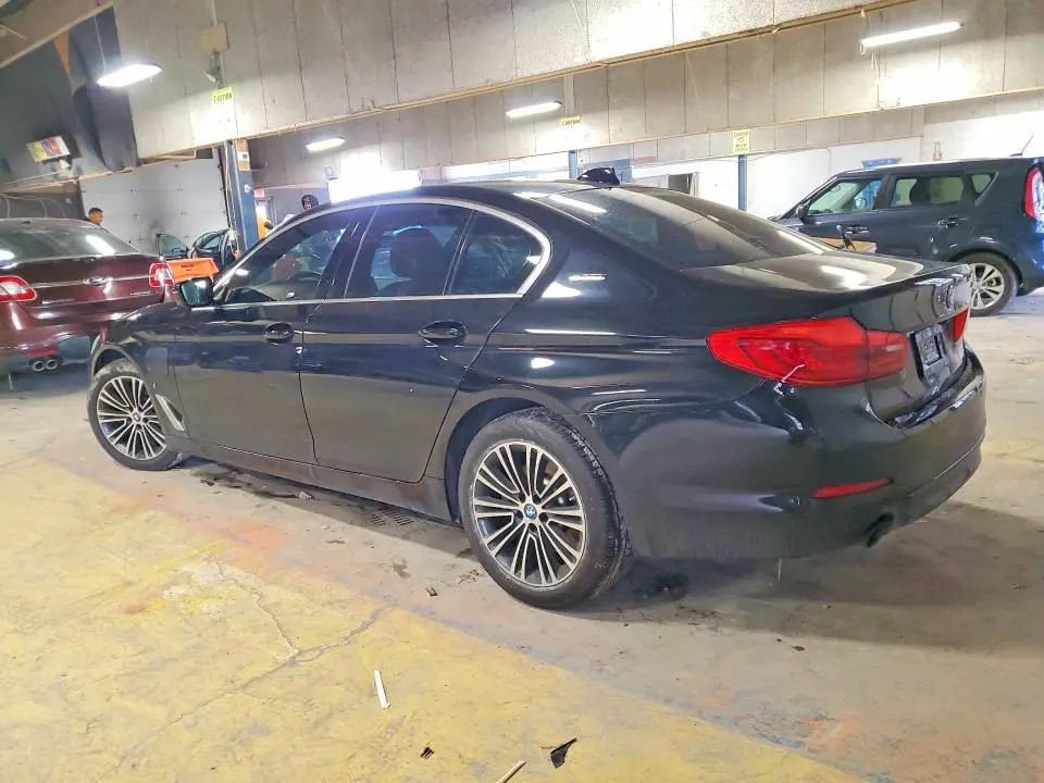 2019 BMW 530E   